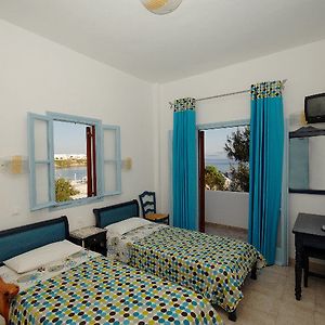 Psarou Beach